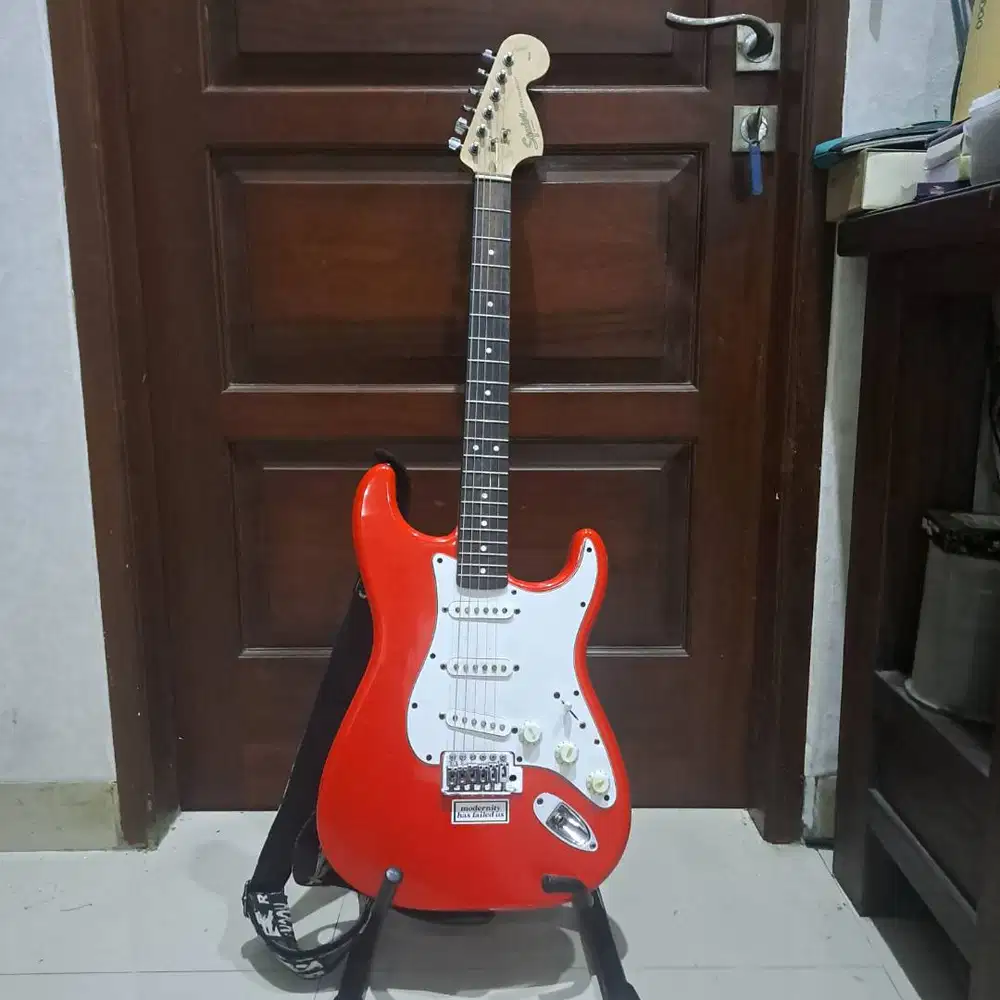 Gitar Elektrik Squier by Fender Stratocaster