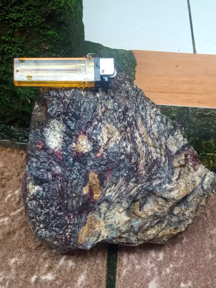 Bongkahan Batu Pancawarna Garut Karangnunggal