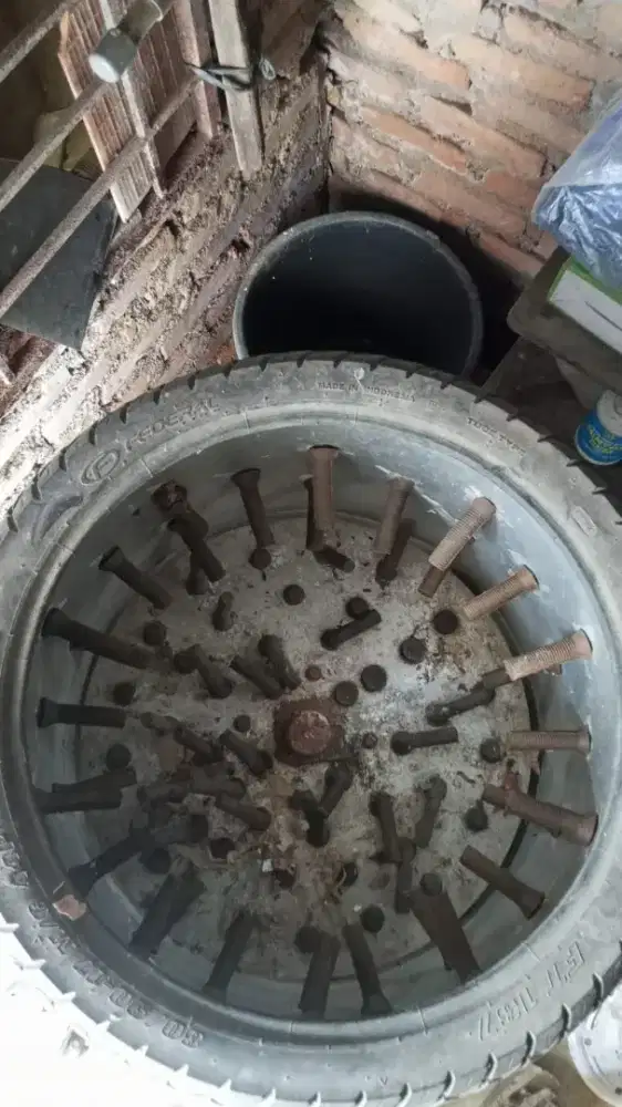 Di jual mesin bubut ayam..