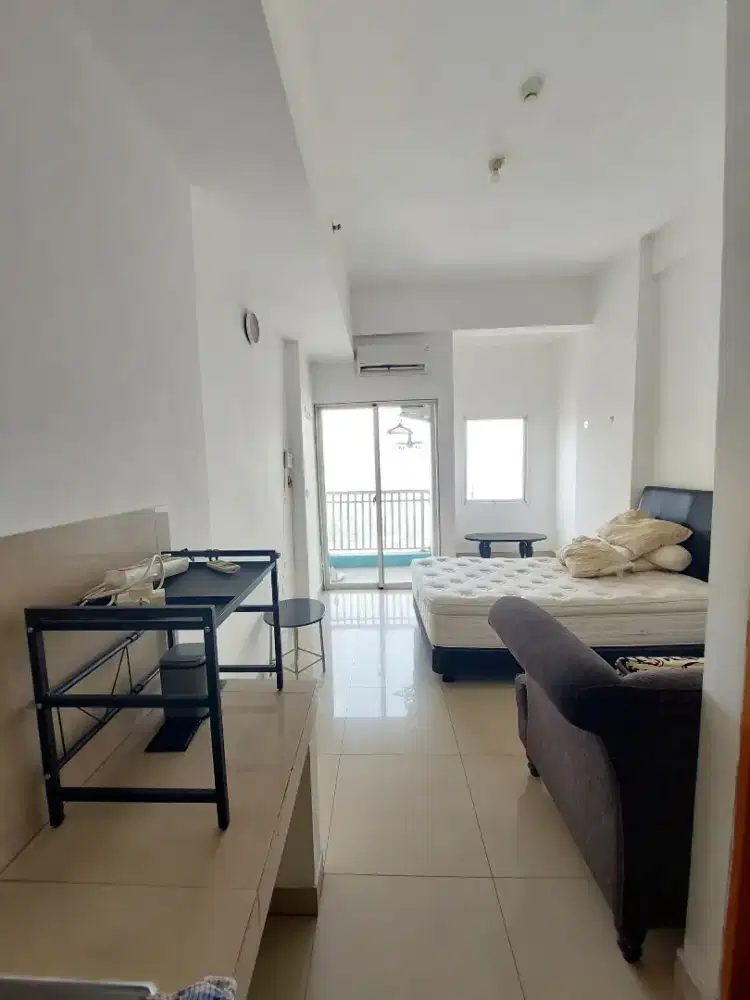 Disewakan termurah studio semi furnish apartement the nest