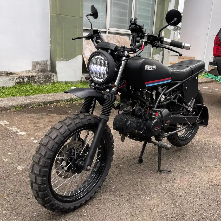 Motor Tracker Custom Basic Honda Revo AT (Matic)