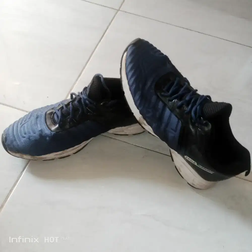 Sepatu eagle original