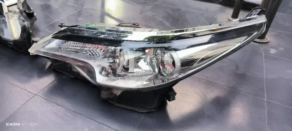 Lampu depan Toyota Fortuner 2017 keatas 2018 2019 up