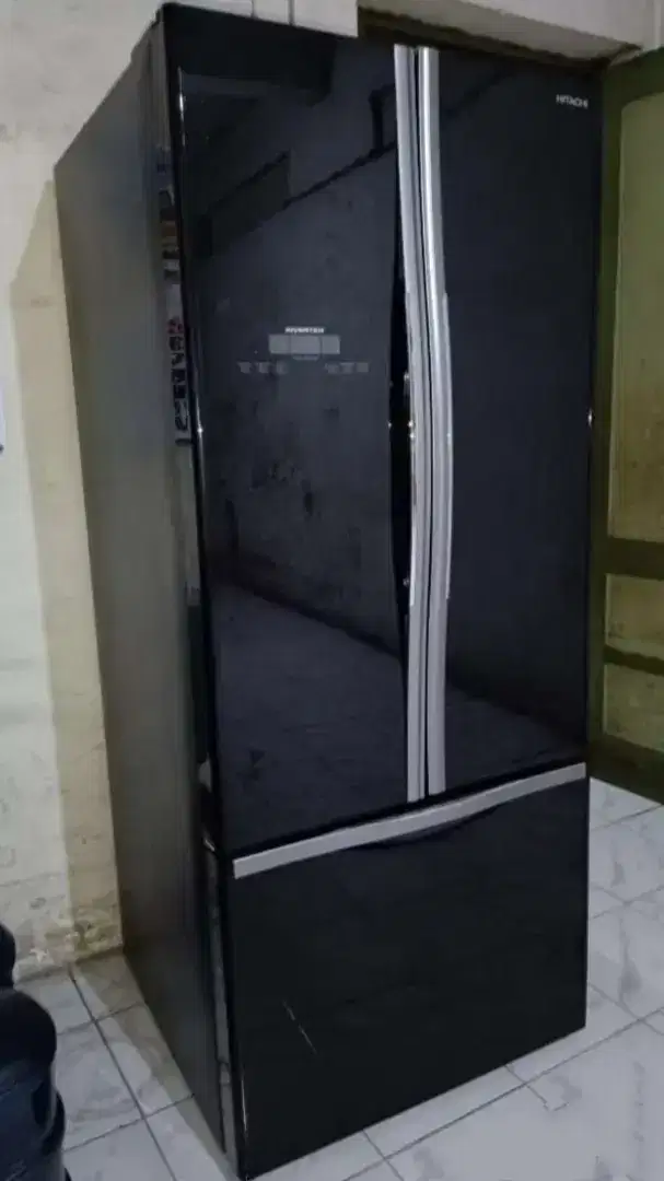 Kulkas HITACHI 3 pintu