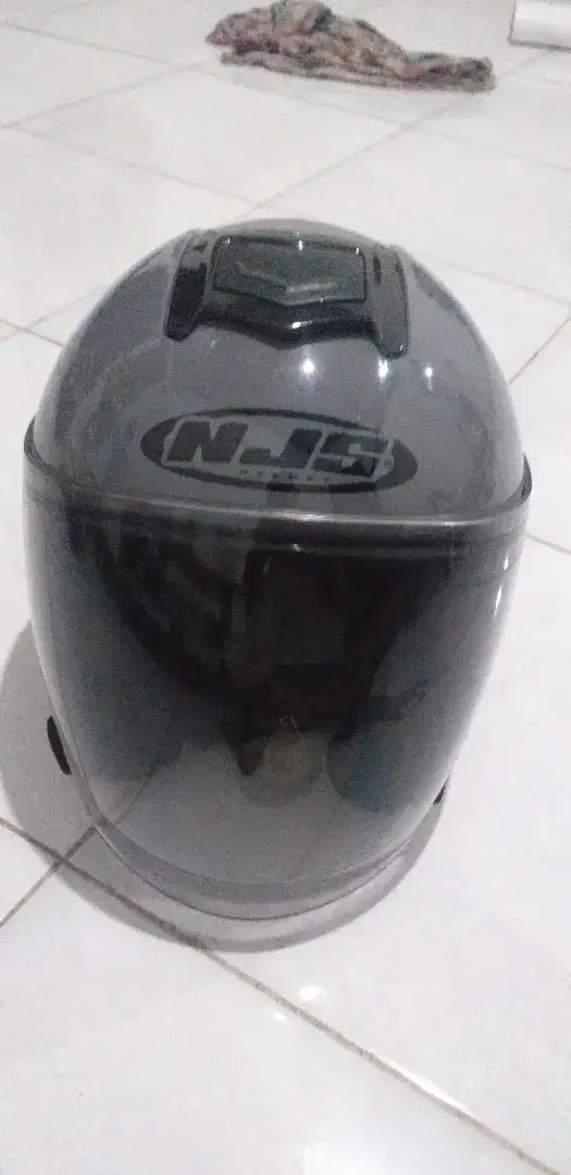 Di jual butuh helm njs