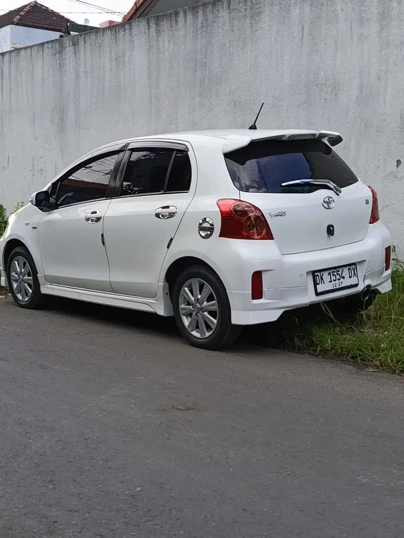 Yaris e manual 2012