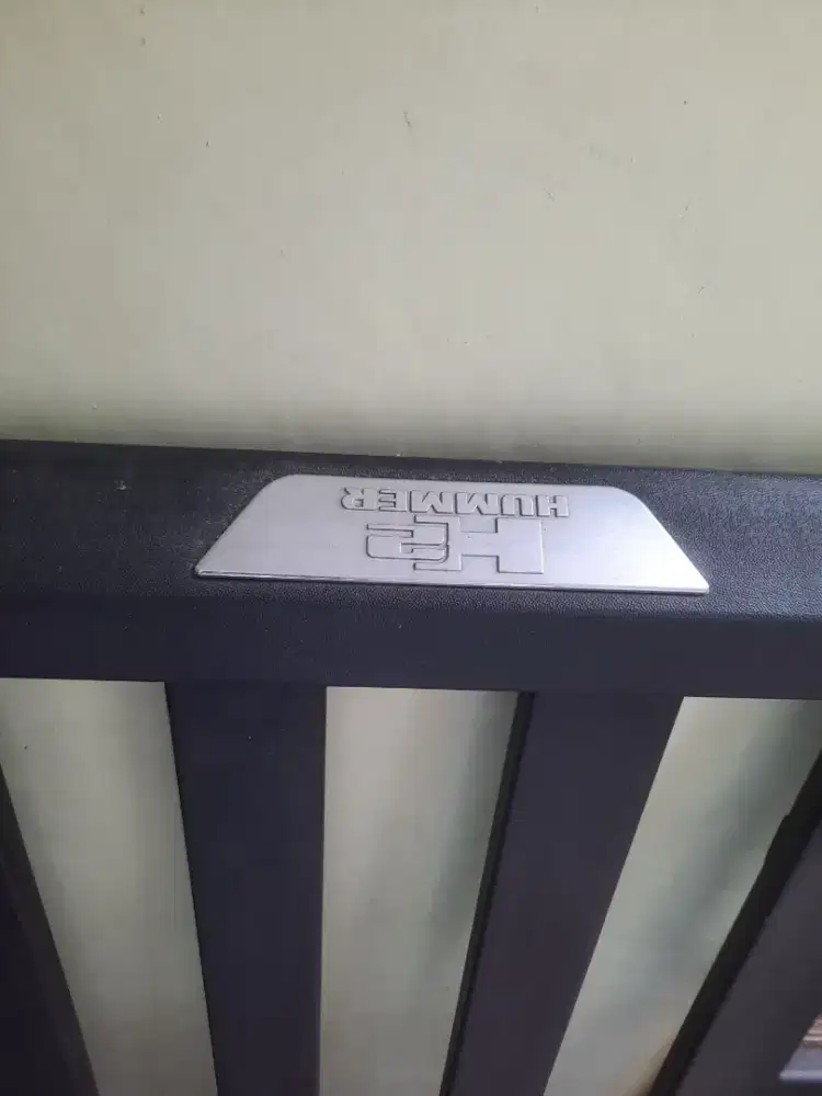 Rak atas mobil merk hummer