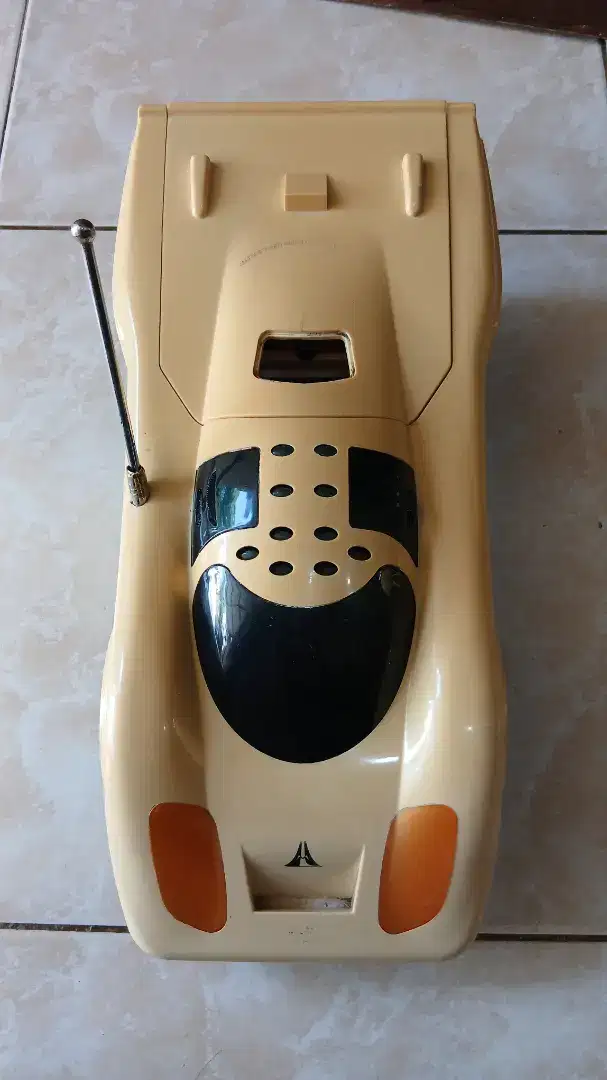 Mainan mobil Radio Lawas