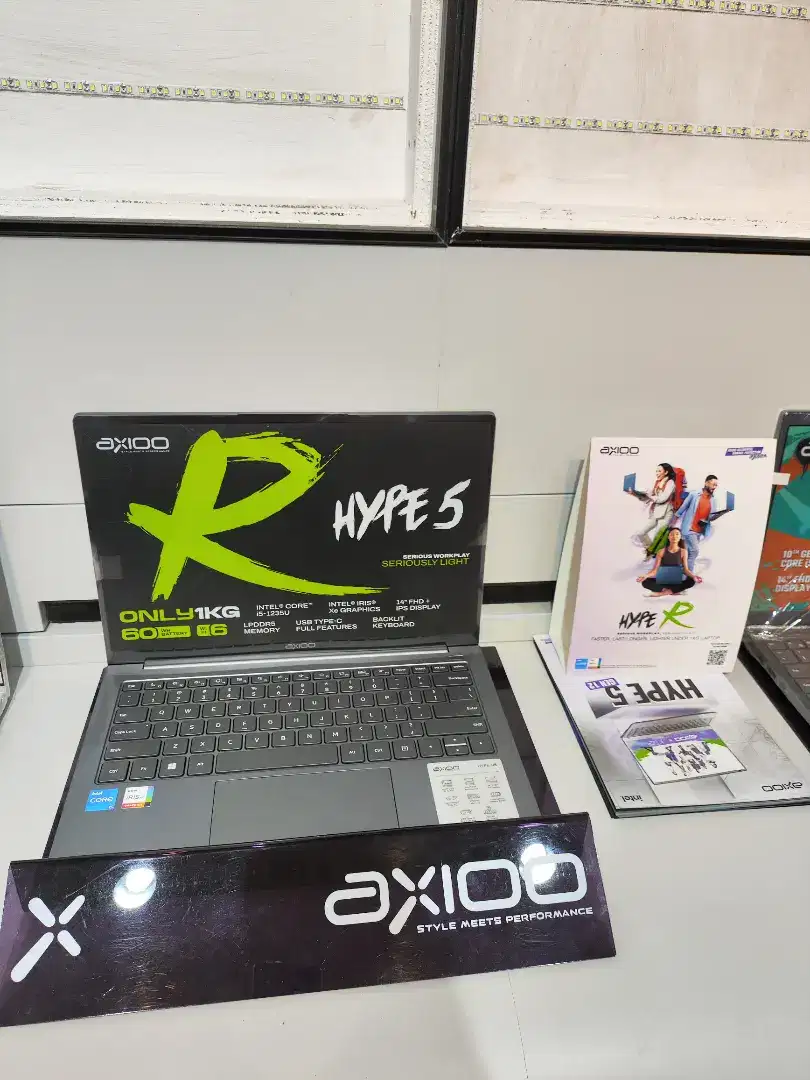 AXIOO HYPE R5 LAPTOP ENTENG 1KG RAM 24GB DDR5