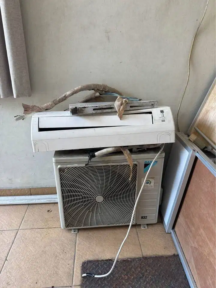 AC DAIKIN MALAYSIA BEKAS 1.5 PK