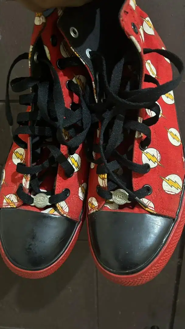 Sepatu Dc comic flash no 42