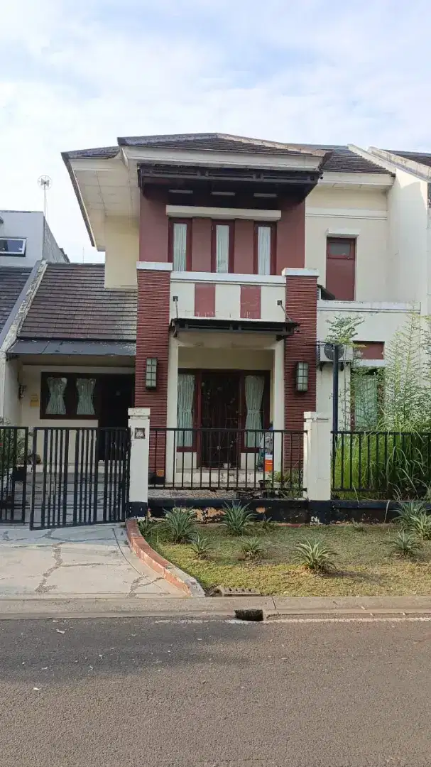 Rumah siap huni 2Lantai, Lokasi strategis di Grand Wisata Tambun