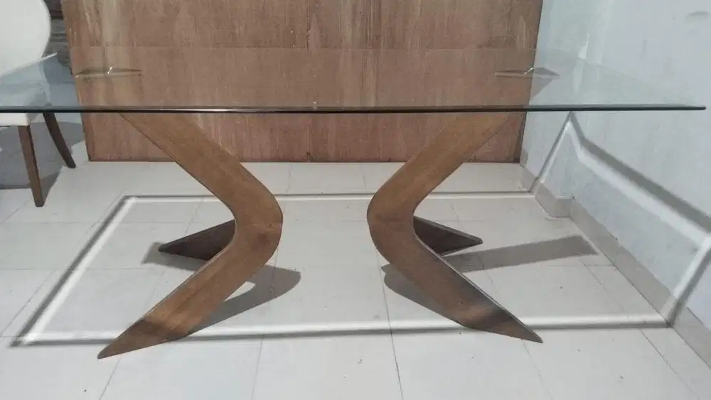 Meja makan 6 bangku informa