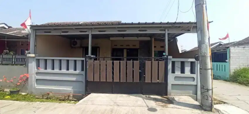 Dijual/Over Kredit 2 Rumah hook digabung di Griya Indah Cikampek