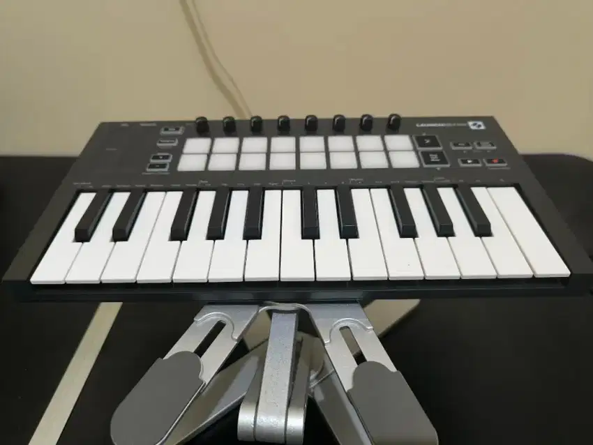 Midi Keyboard Novation Launchkey Mini mk3