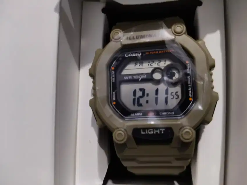 Jam tangan Casio W737HX-5A