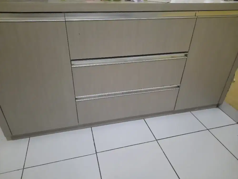 Buffet meja multifungsi