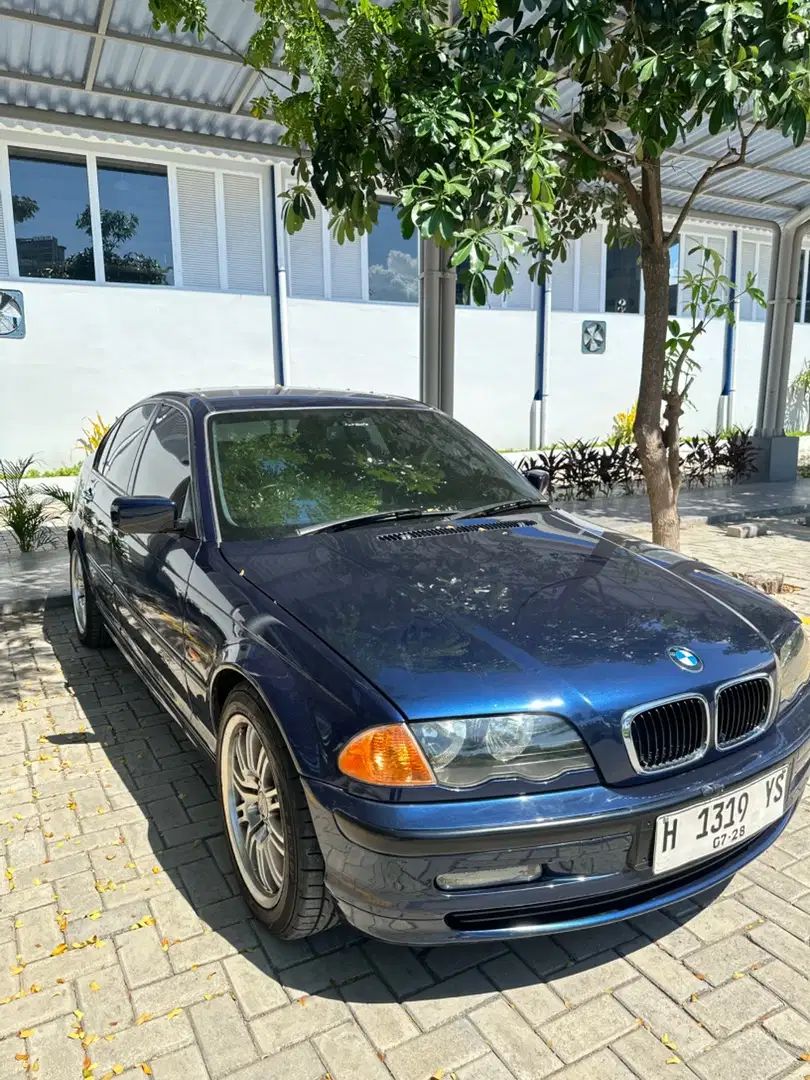 BMW 318i 2000 Bensin
