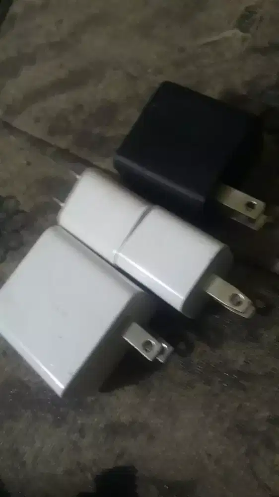 Batok pala charger original 100% semua masih normal nominus