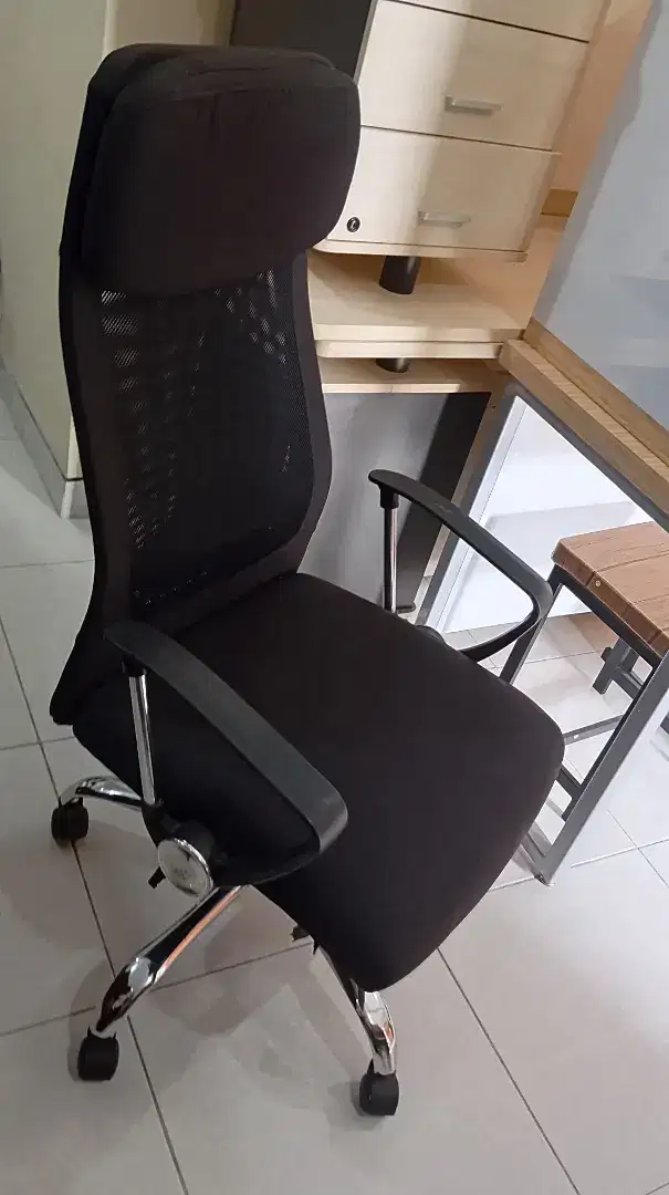 Kursi kantor informa