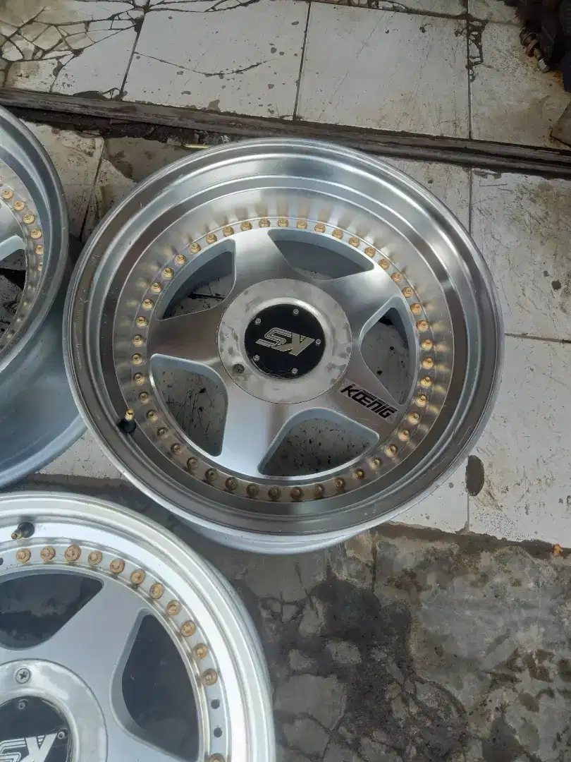 Vos 16 x 8 in / 9 in hole 5 pcd 100/114,3