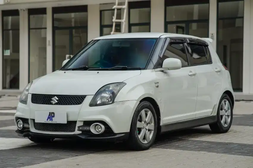 Suzuki Swift GT AT 2011 Tdp 10 juta