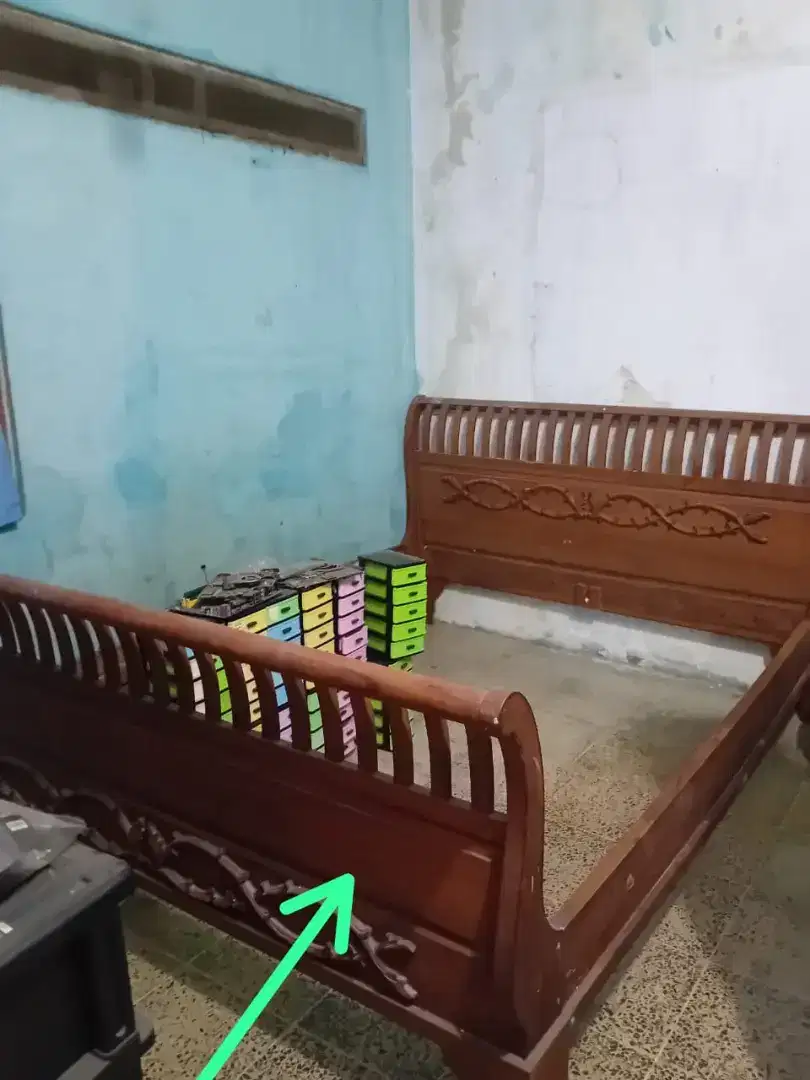 Dipan kayu jati, model Bagong. .500.000
