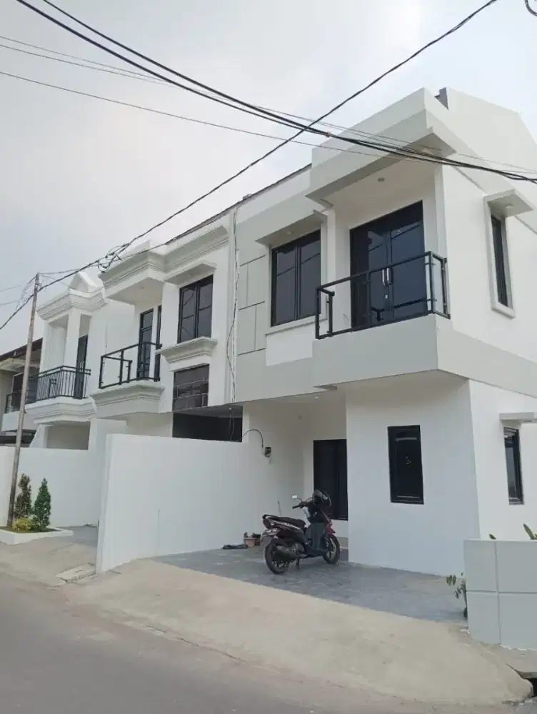 Rumah 2 lantai bisa KPR dekat dengan mall Sunter Jakarta Utara