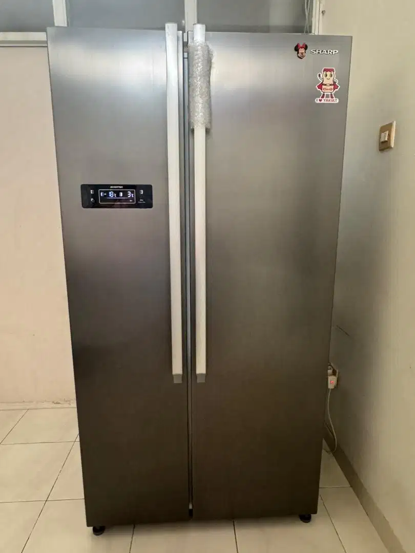 DIJUAL KULKAS SHARP SIDE BY SIDE LIKE NEW