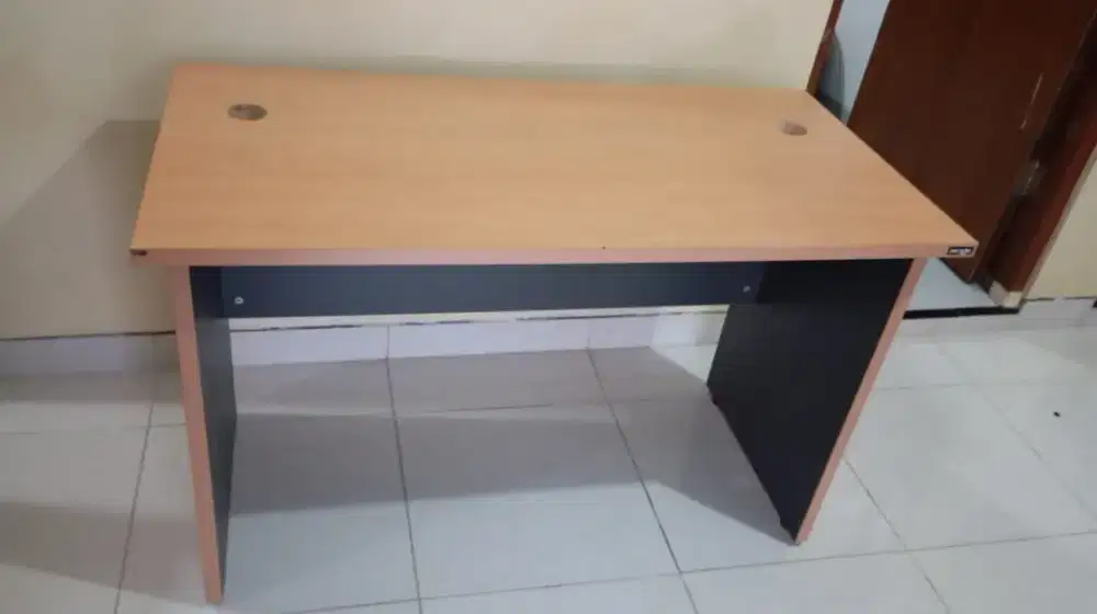 Meja kerja/meja belajar