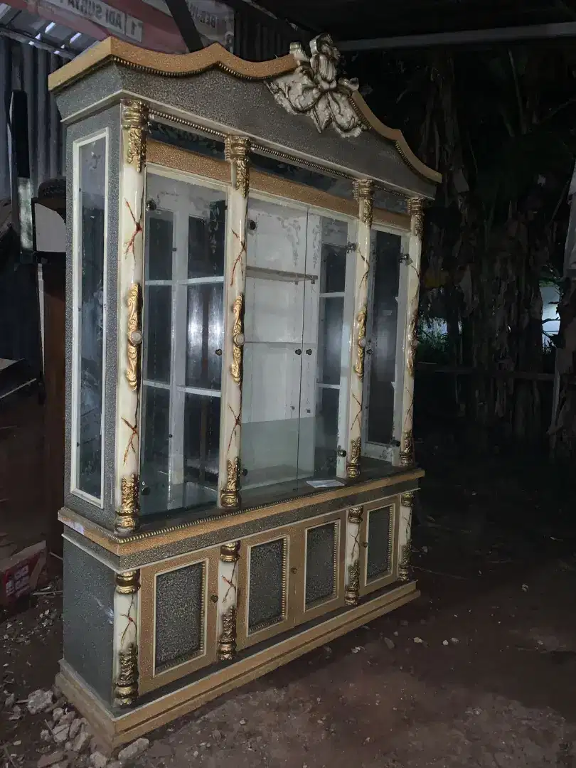 Lemari hias/ panjangan kaca