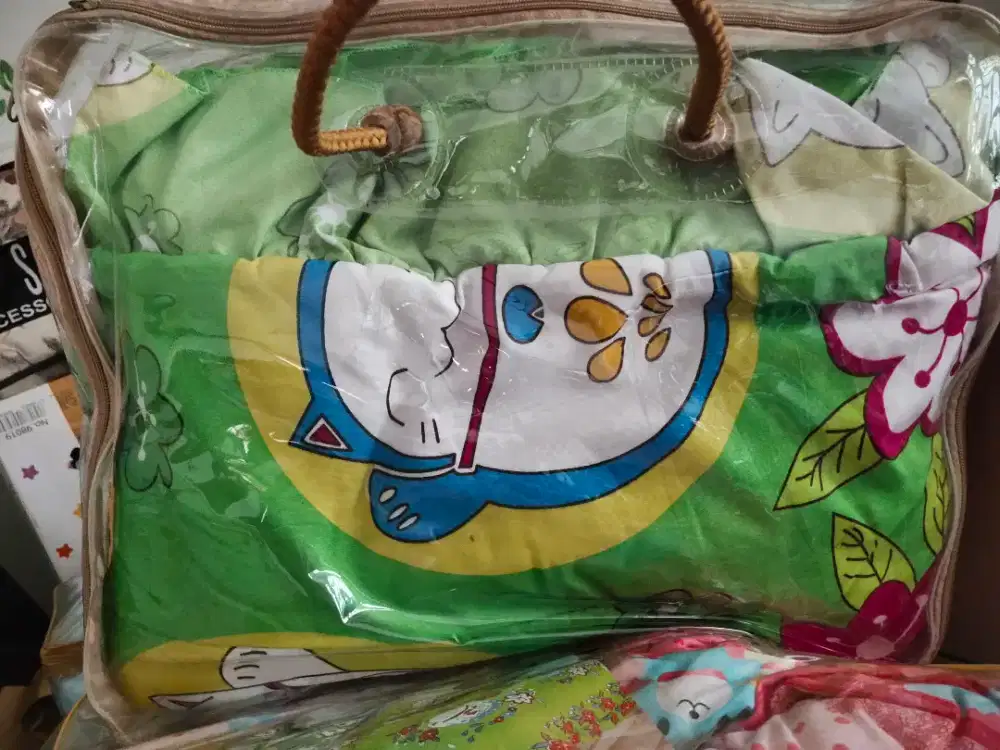 jual murah masih bagus bedcover anak uk 120 siap pakai bed cover