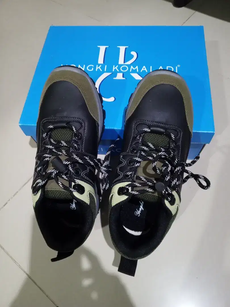JUAL SEPATU OUTDOOR YONGKI KOMALADI