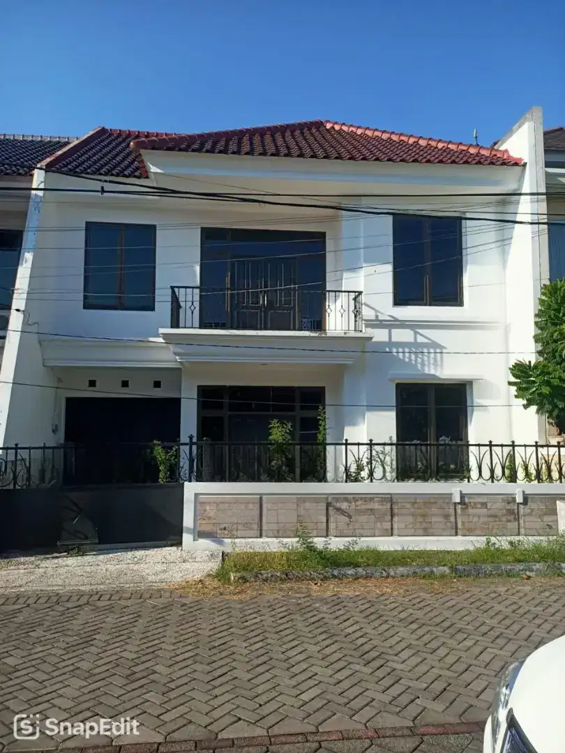 Dijual rumah 2 lantai siap huni,One gate

*Manyar Jaya Praja*