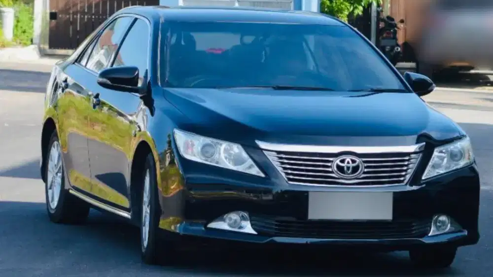 Toyota Camry 2014 Hitam Metalik