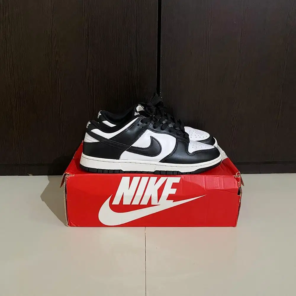 Nike Dunk Low Black White
