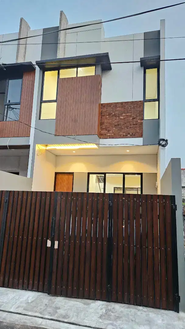 Rumah keren, lega, lokasi strategis