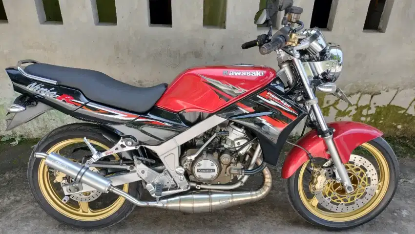 Ninja r 2011 merah