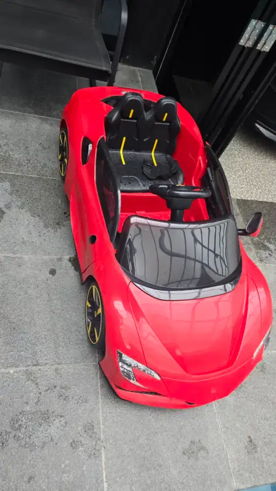 Mainan anak Mobil ferari versa elektrik