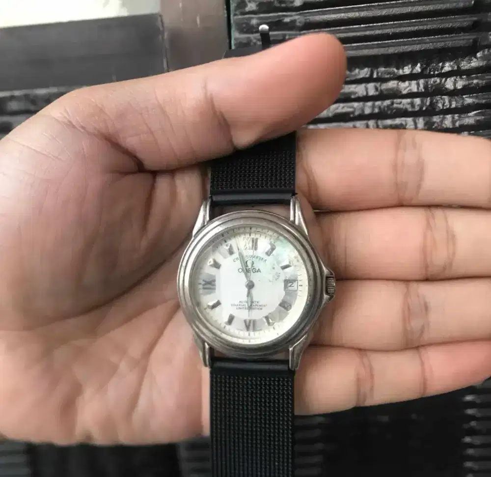 Jam tangan omega otomatis