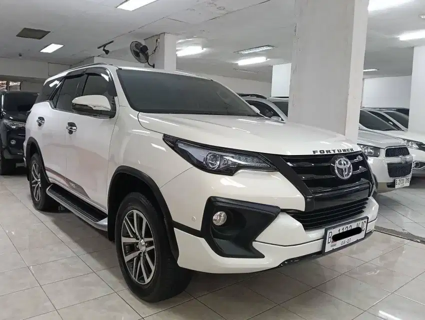 Toyota Fortuner vrz 2.4 at 2017