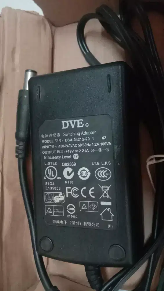 adaptor 19V 2.21A untuk laptop & universal