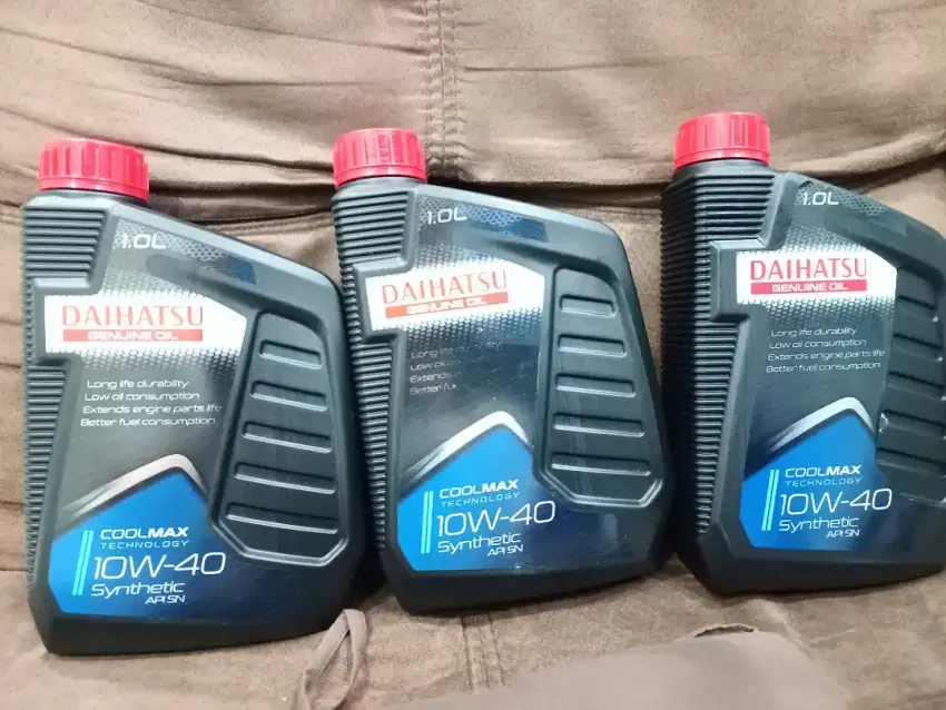 Oli mesin mobil 10w-40 kemasan 1L 3pcs daihatsu