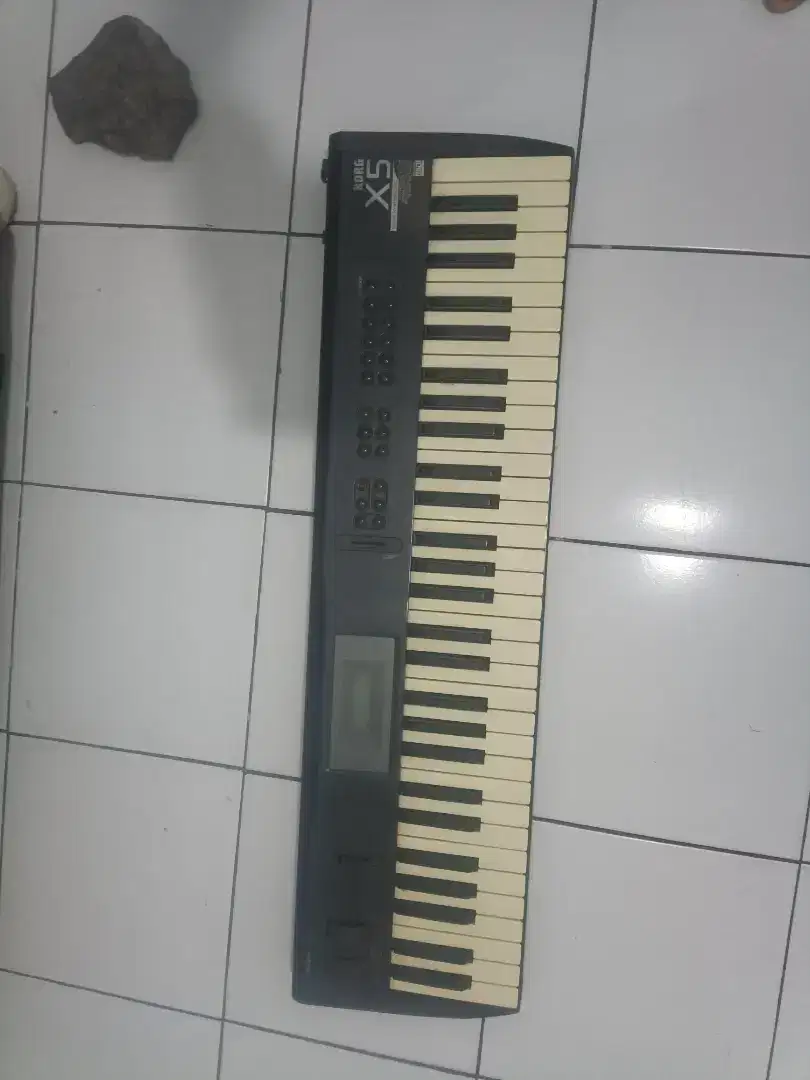 KORG X5 Synthesizer