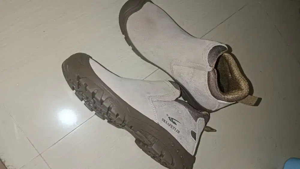 SEPATU SAFETY UJUNG BESI | 9KSAFETYJB | 39