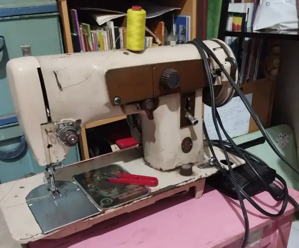 Jual mesin jahit Singer + lemari