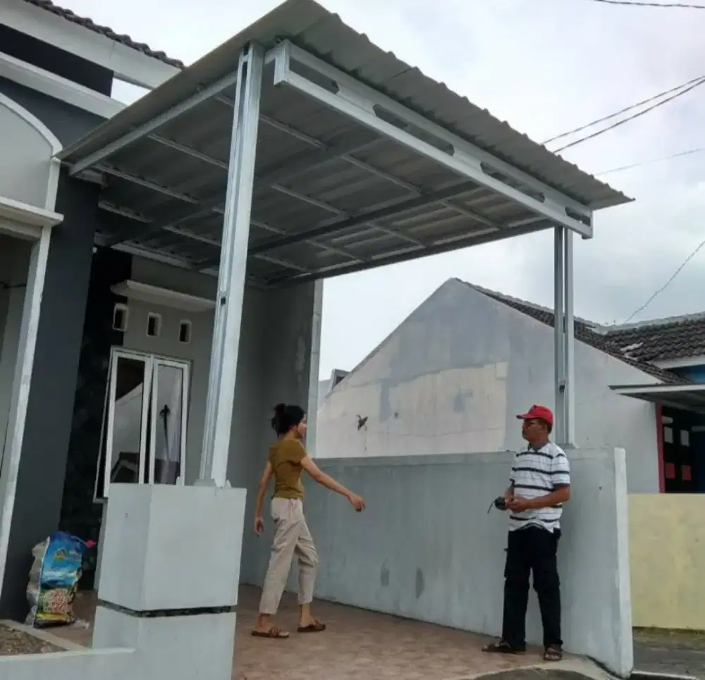 Kanopi Baja ringan terpasang
