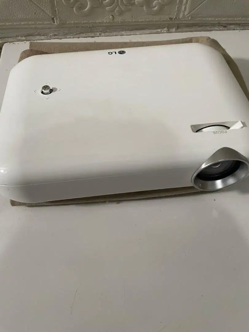 Projector LG PW 1000