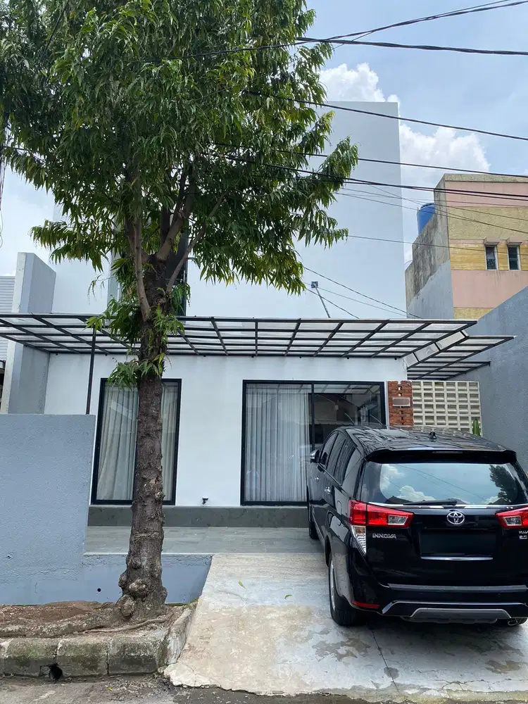 Rumah Cantik Siap Huni 2 Lantai di Sektor 6 gb14802
