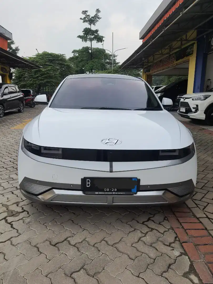 IONIQ 5 SIGNATURE STANDARD RANGE AT 2023 SERVICE RECORD LIKE NEW